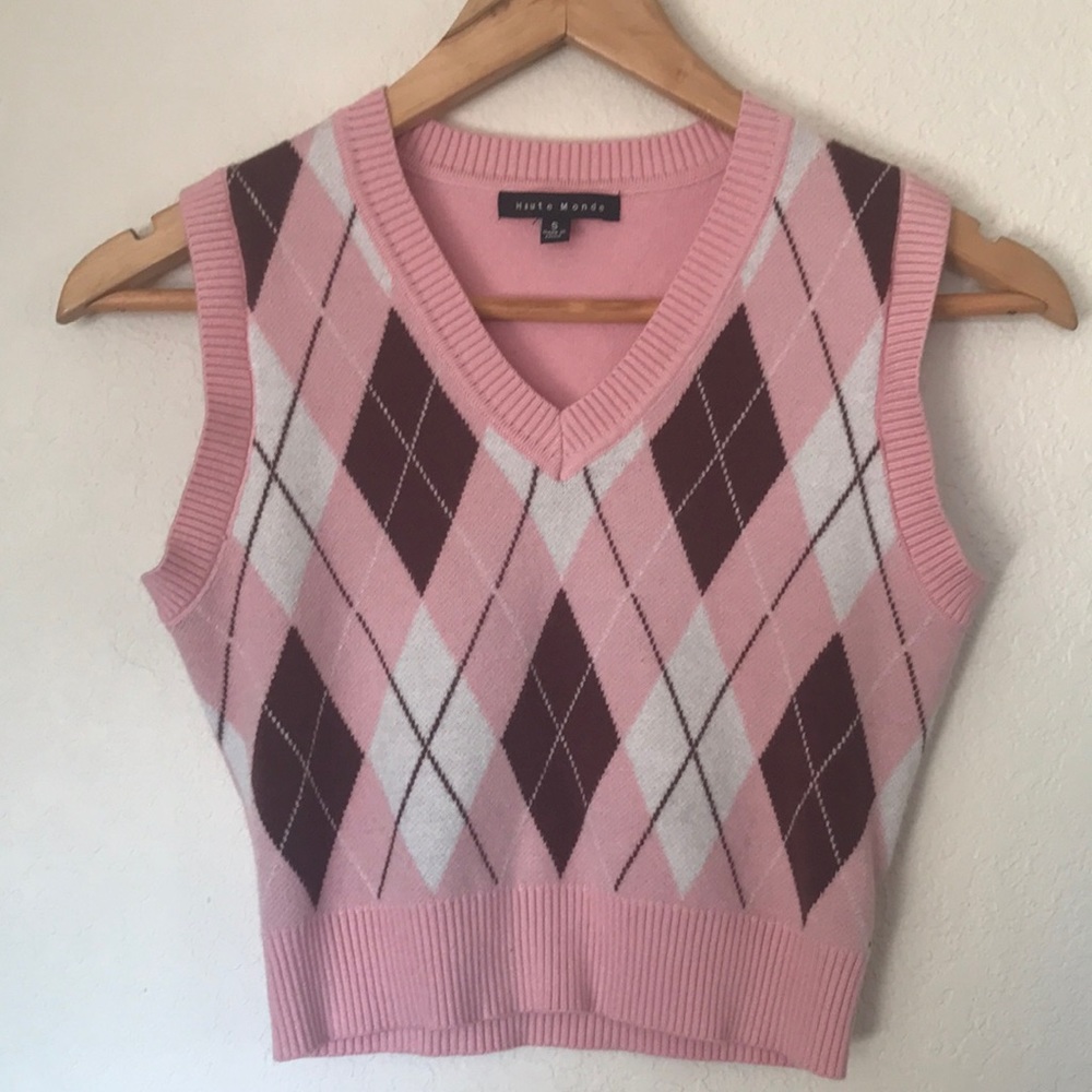 Pink symmetrical vest top, semi crop 🌸size small